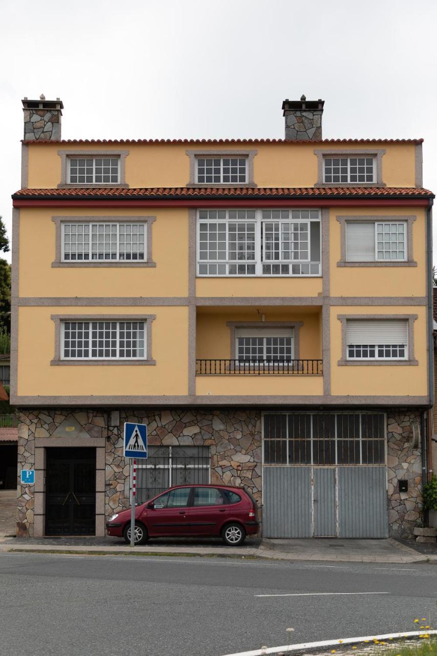 A Taberna De Vento Hotel Lalin Exterior photo